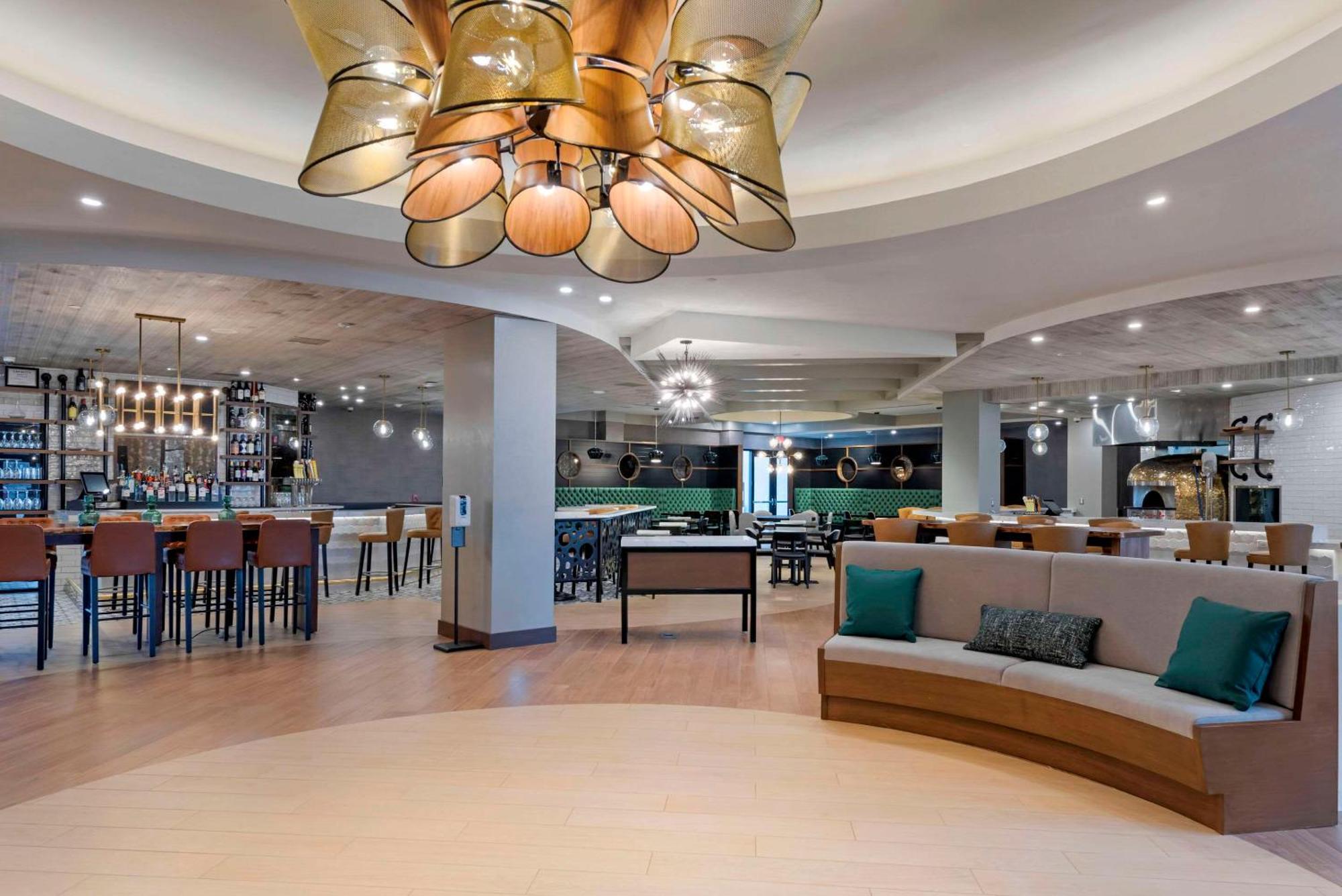 Cambria Shelby Township - Detroit Utica Hotel 3*